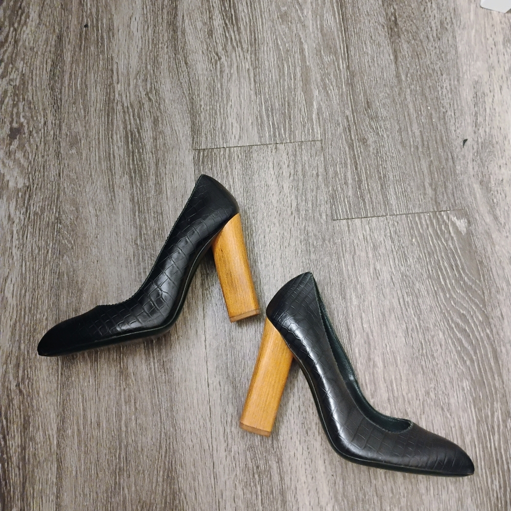 Yves Saint Laurent YSL Crocodile Texture Wood Block Heels Sz 38 - Picture 2 of 7